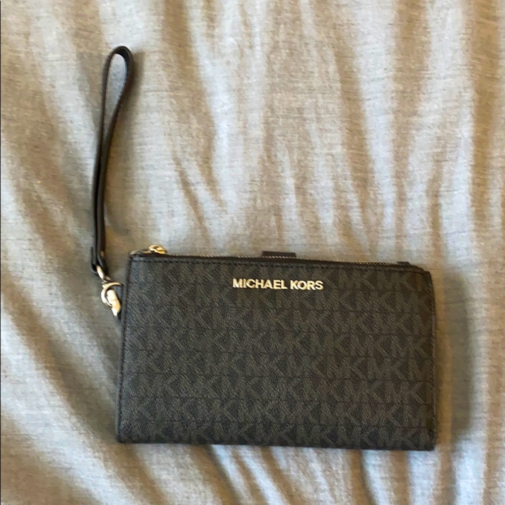 Michael Kors wristlet